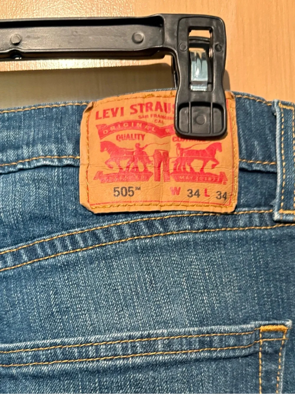 Levis comfortable straight
